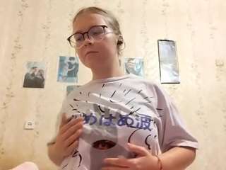 adrienefrock Sex Cam Show
