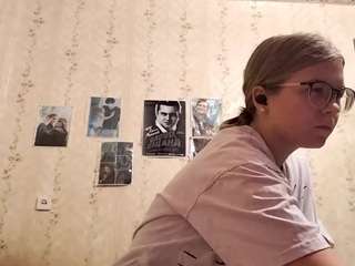 adrienefrock Sex Cam Show