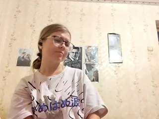 adrienefrock Sex Cam Show
