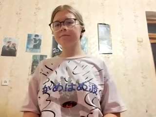 adrienefrock Sex Cam Show