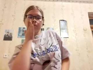 adrienefrock Sex Cam Show
