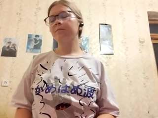adrienefrock Sex Cam Show