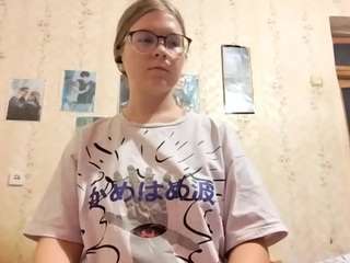adrienefrock Sex Cam Show
