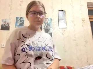 adrienefrock Sex Cam Show