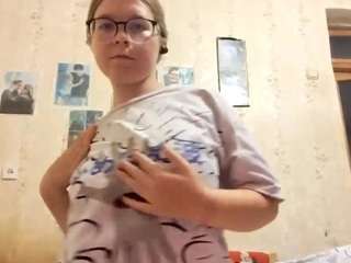 adrienefrock Sex Cam Show