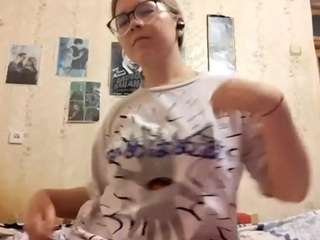 adrienefrock Sex Cam Show