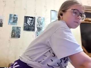 adrienefrock Sex Cam Show