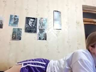 adrienefrock Sex Cam Show