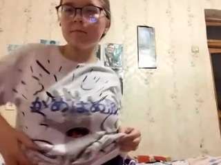 adrienefrock Sex Cam Show