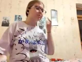 adrienefrock Sex Cam Show