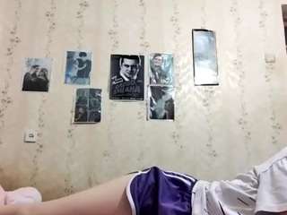 adrienefrock Sex Cam Show