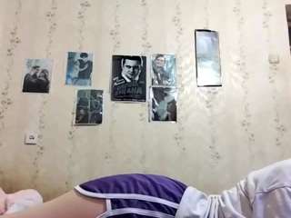adrienefrock Sex Cam Show