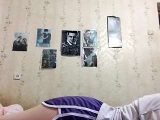 adrienefrock Sex Cam Show