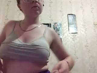 adrienefrock Sex Cam Show