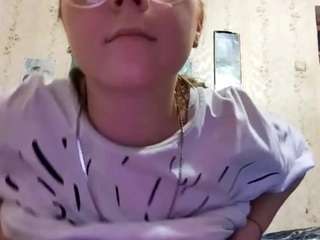 adrienefrock live webcam show