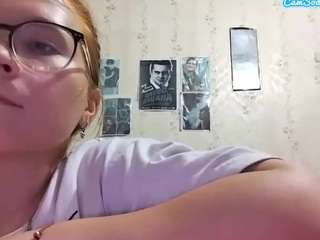 adrienefrock live webcam show