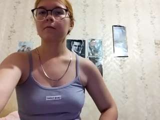 adrienefrock live webcam show