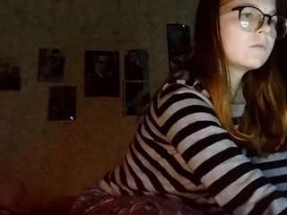 AdrieneFrock live cam preview
