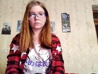 AdrieneFrock live cam preview