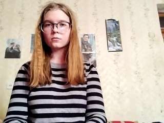AdrieneFrock live cam preview