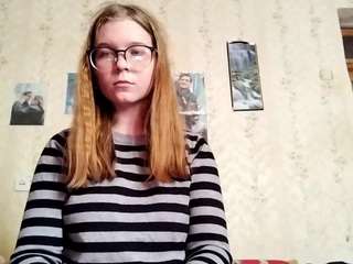AdrieneFrock live cam preview