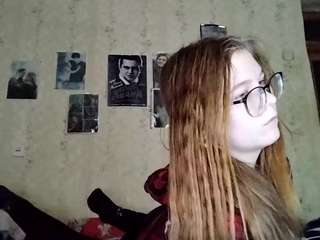 AdrieneFrock live cam preview