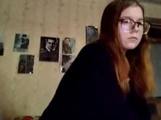AdrieneFrock live cam preview