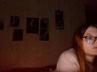 AdrieneFrock live cam preview
