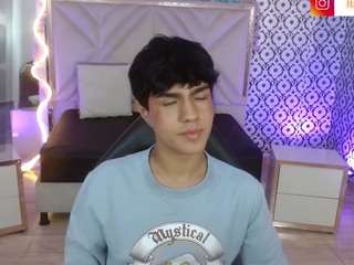damian-tay Sex Cam Show