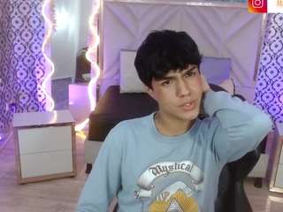 damian-tay Sex Cam Show