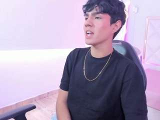 damian-tay Sex Cam Show