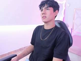 damian-tay Sex Cam Show