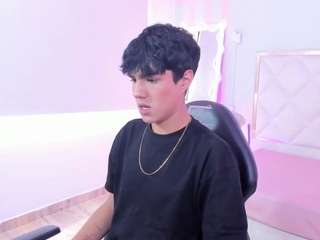 damian-tay Sex Cam Show