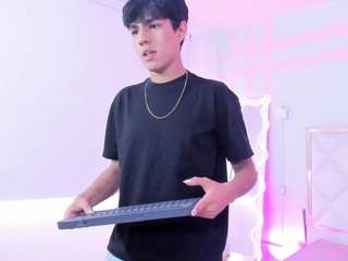 damian-tay Sex Cam Show