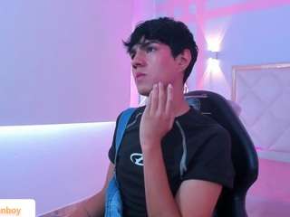damian-tay Sex Cam Show