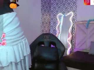 le modèle damian-tay est en webcam porno dans un show sur le site camsoda, il possède les tags suivants: american,smoking,jerk off,latino,lean,muscular,orgasm,outside,shemale,spanish,anal toys,spank,tattoos,tease,teen boy 18,trimmed,twink,uk,hidden gay sex,handjob