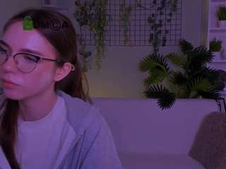 emilia-fly live webcam show