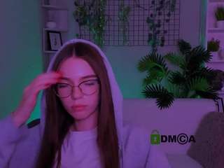 emilia-fly live cam on CamSoda