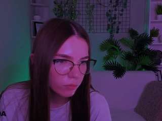 emilia-fly live webcam show