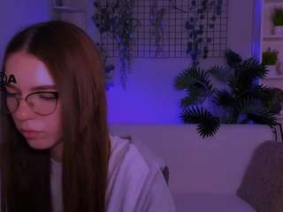 emilia-fly live webcam show
