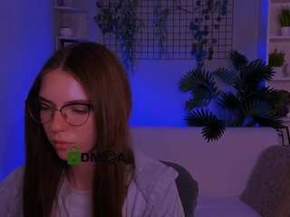 emilia-fly live webcam show