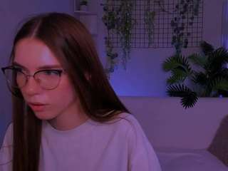 emilia-fly live webcam show