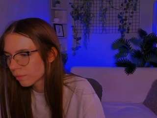 emilia-fly live webcam show