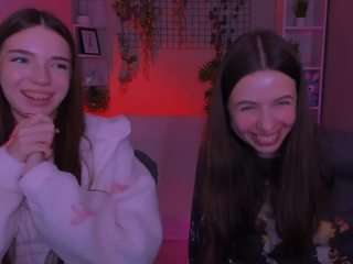 emilia-fly live webcam show