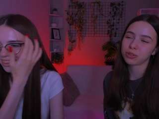 emilia-fly live webcam show