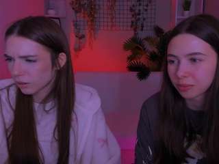 emilia-fly live webcam show