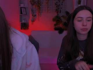 emilia-fly live webcam show