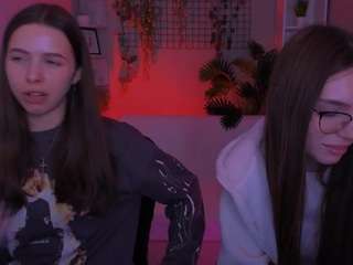 emilia-fly live webcam show