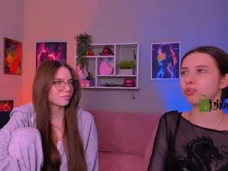 emilia-fly live webcam show