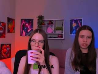 emilia-fly live webcam show